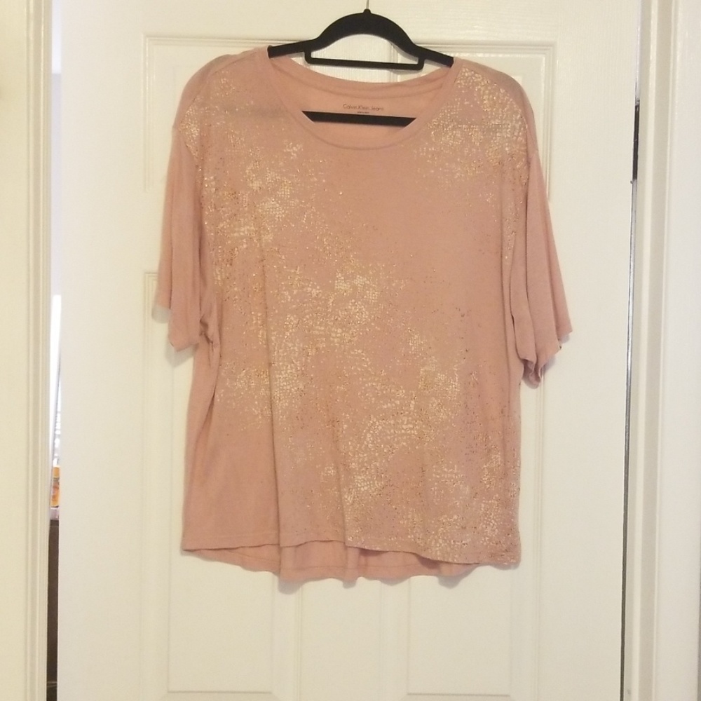 Pink short sleeve shirt